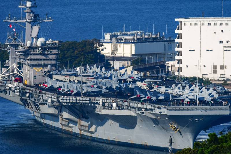 隸屬於美國第三艦隊的卡爾．文森號航空母艦（見圖）已抵達日本橫須賀港。（アルザス授權使用）