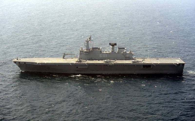 英韓日本海聯演於今日舉行，南韓由1.4萬噸級「獨島號」兩棲突擊艦（見圖）領軍。（歐新社）