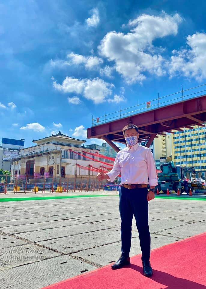 趙天麟歡迎柯文哲參選高雄市長，因為高雄市民專門對付落跑政客。（記者王榮祥翻攝）