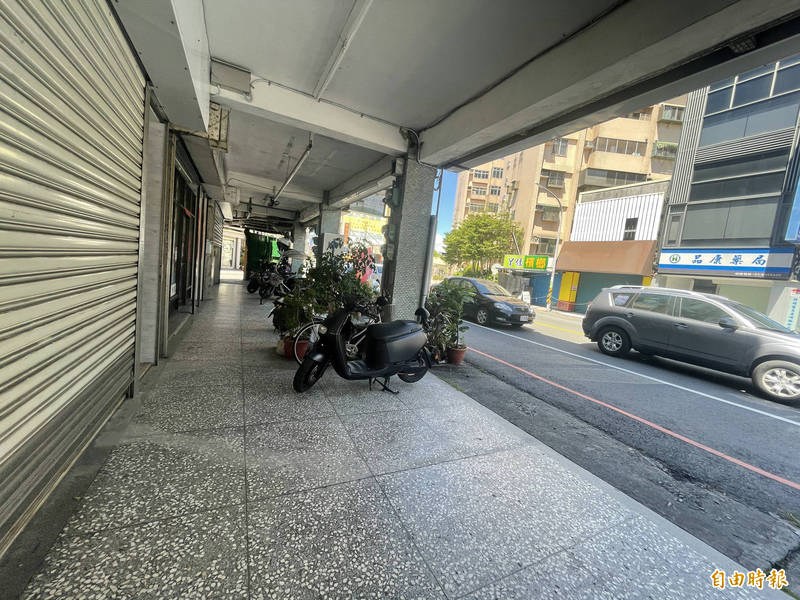 宜蘭縣公告7日起至中秋節，騎樓、公共場所與社區禁止烤肉，在家中烤只限「同住家人」。（記者林敬倫攝）