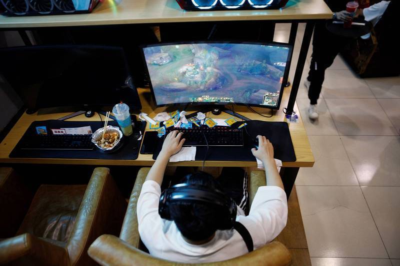 中国近日颁布「限游令」，强制未成年人只能在週五、週末每日各玩一小时网路游戏。（路透）(photo:LTN)