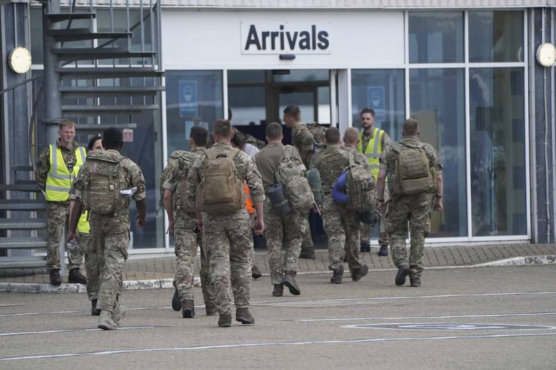 英国国防部负责阿富汗撤离的部门，在电子邮件洩露250余名翻译人员的名单。图为日前从阿富汗撤回英国的部队。（美联社）(photo:LTN)