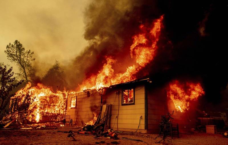 美国加州9月22日发生「小鹿野火」，燃烧面积超过343平方公里，检方认为1名30岁女子涉嫌于野外生火煮水时引发火灾，她最高将面临9年有期徒刑。小鹿野火示意图。（美联社）(photo:LTN)