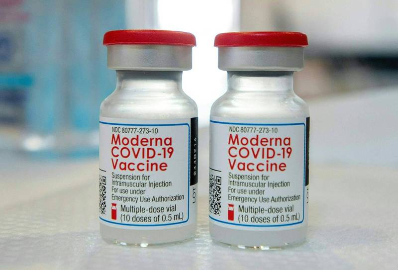 消息人士透露，美国食品药物管理局倾向同意「莫德纳」採用前2剂的一半剂量，做为加强针。（法新社）(photo:LTN)