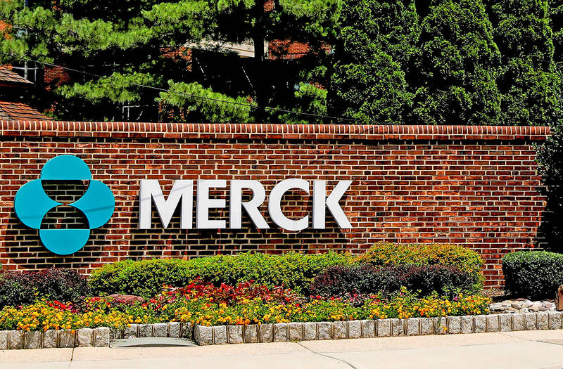 《TAIPEI TIMES》 Merck says COVID19 pill halves hospitalization risk