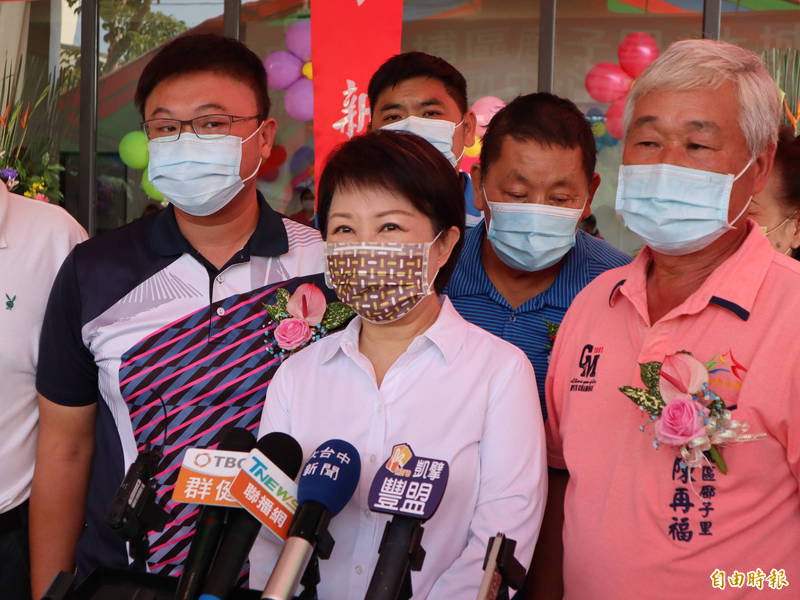 視廳業者復業，台中市長盧秀燕表示，感謝酒店業者配合轉型自助式一般KTV。  （記者歐素美攝）