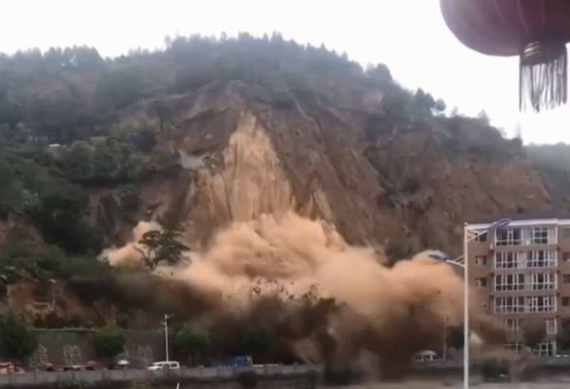 中国山西省连日暴雨，当地今天发生山崩。（图取自微博）(photo:LTN)