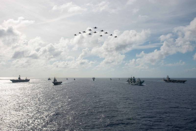舰载机编队从舰队上空飞过。（图撷取自美军太平洋舰队脸书粉丝专页）(photo:LTN)