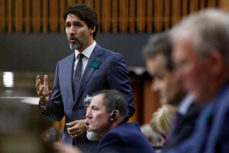 加拿大總理杜魯道6日正式宣布，本月30日前公務員必須完整接種武漢肺炎疫苗，否則最快將於11月時被留職停薪。（路透）