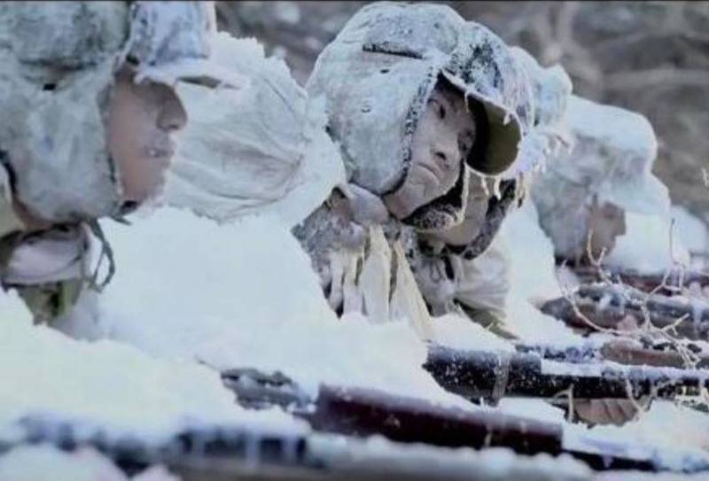 中国媒体人称电影《长津湖》歌颂的「冰雕连」根本就是「沙雕连」。（图翻摄自微博）(photo:LTN)