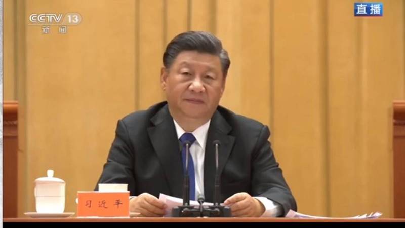 中共總書記習近平今天上午出席在北京舉辦的「紀念辛亥革命110週年大會」，他重申，堅持「和平統一、一國兩制」的基本方針，堅持一個中國原則和「九二共識」。（圖擷取自網路）