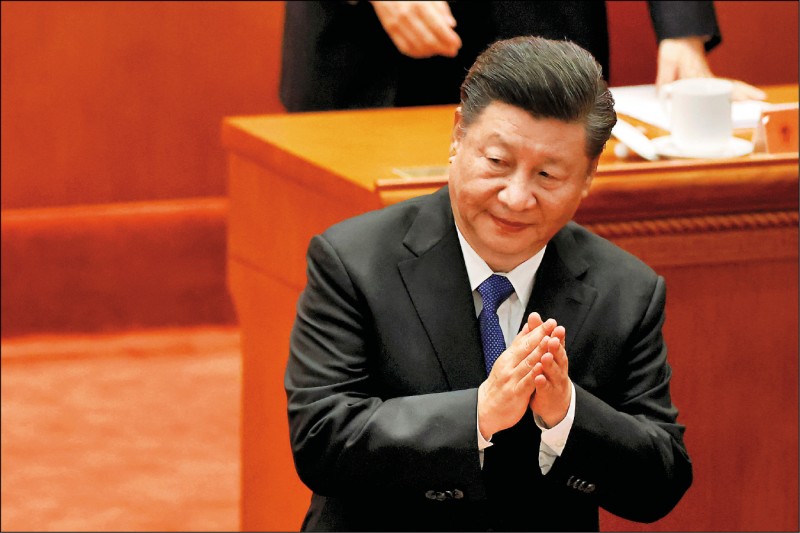 中共總書記習近平昨出席在北京舉辦的「紀念辛亥革命一一○週年大會」，重申堅持和平統一、一國兩制的基本方針，堅持一個中國原則和九二共識。（路透）