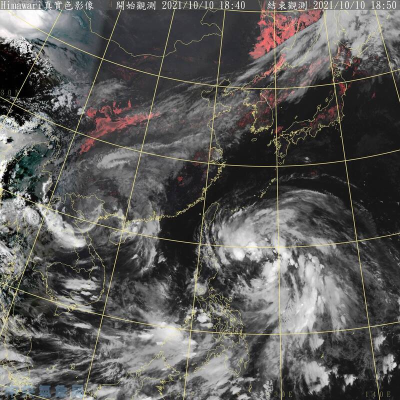 今年第18號颱風圓規（Kompasu，日本提供）來勢洶洶，中央氣象局表示，將於今天晚上8點半發布海上颱風警報，警戒範圍為巴士海峽一帶。（中央氣象局提供）