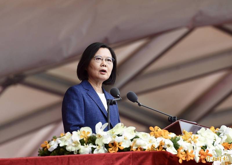 蔡總統今出席總統府府前廣場舉行的國慶大會，並以「共識化分歧，團結守台灣」為題發表演說。（記者羅沛德攝）