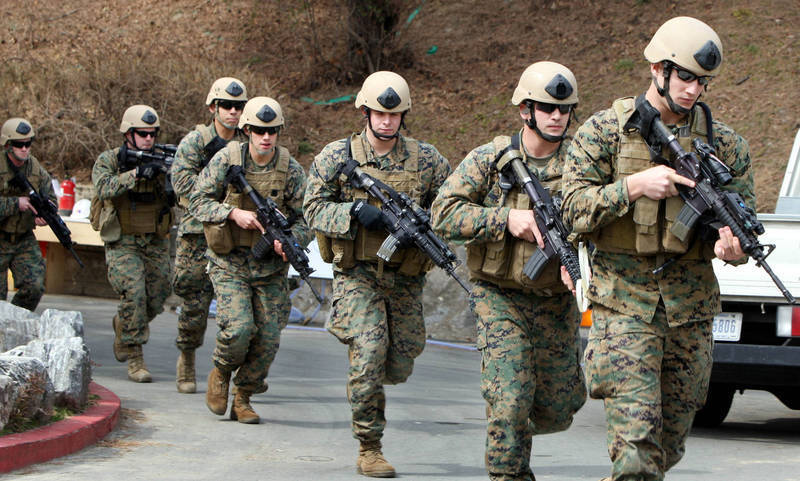 英國《經濟學人》報導稱有23名美國海軍陸戰隊員「永久派駐」台灣，引發台海高度關注。圖為美國海軍陸戰隊。（彭博檔案照）
