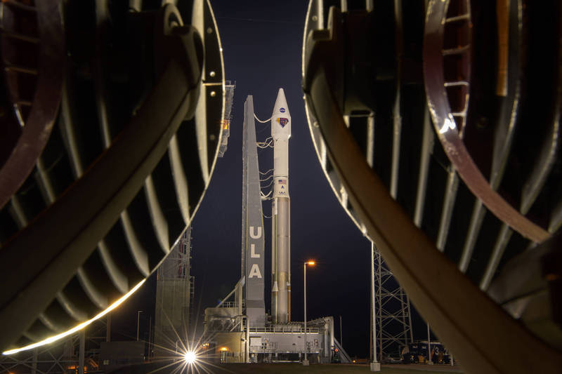 美国太空总署（NASA）将于美东时间10月16日上午5点34分，在佛州卡纳维尔角太空军基地（CCSFS）发射「擎天神5号（Atlas V）」火箭，开始执行长达12年的「露西任务」。（美联社）(photo:LTN)