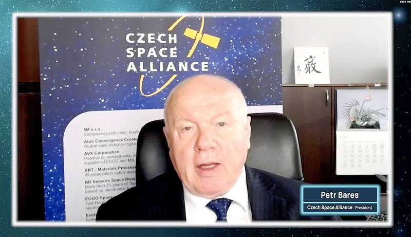 
Czech Space Alliance president Petr Bares speaks in a pre-recorded speech for the Future Tech exposition’s Taipei forum yesterday.
Photo: Screen grab from Facebook