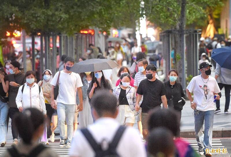 明天各地大致多雲到晴，基隆北海岸、大台北及東半部偶有局部短暫雨，基隆北海岸清晨前的降雨稍微明顯一些。（資料照）