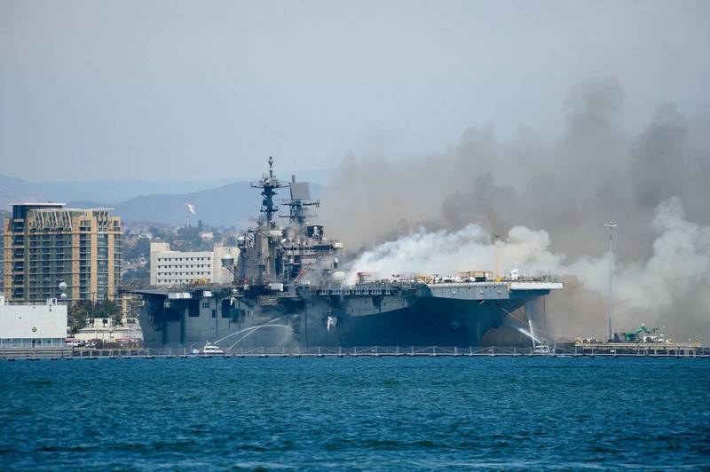 「好人理查号」去年7月12日时发生爆炸意外，船体大火燃烧近5天。（欧新社）(photo:LTN)