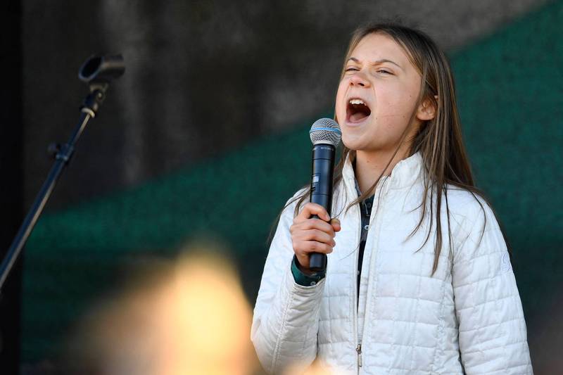 COP26在即，瑞典環保少女童貝里（Greta Thunberg）今（23）受訪表示，光靠這些峰會並不能改變一切，大眾需要施加更多壓力將系統「整組砍掉重練」，才有辦法反轉當前氣候危機。（法新社）