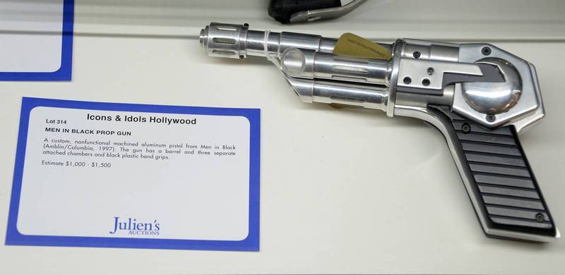 美国星际战警电影中，所使用的道具枪。（资料照，法新社）(photo:LTN)