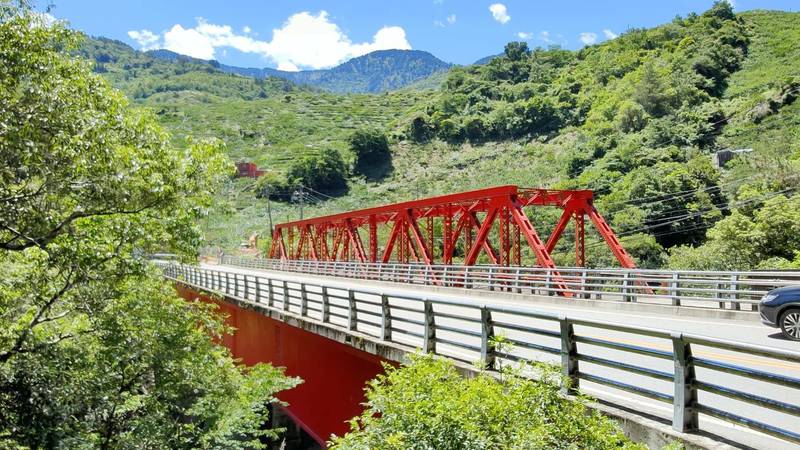 公路總局打造台七甲線為自然優質景觀道路，清泉橋附近美景超吸睛。（谷關工務段提供）