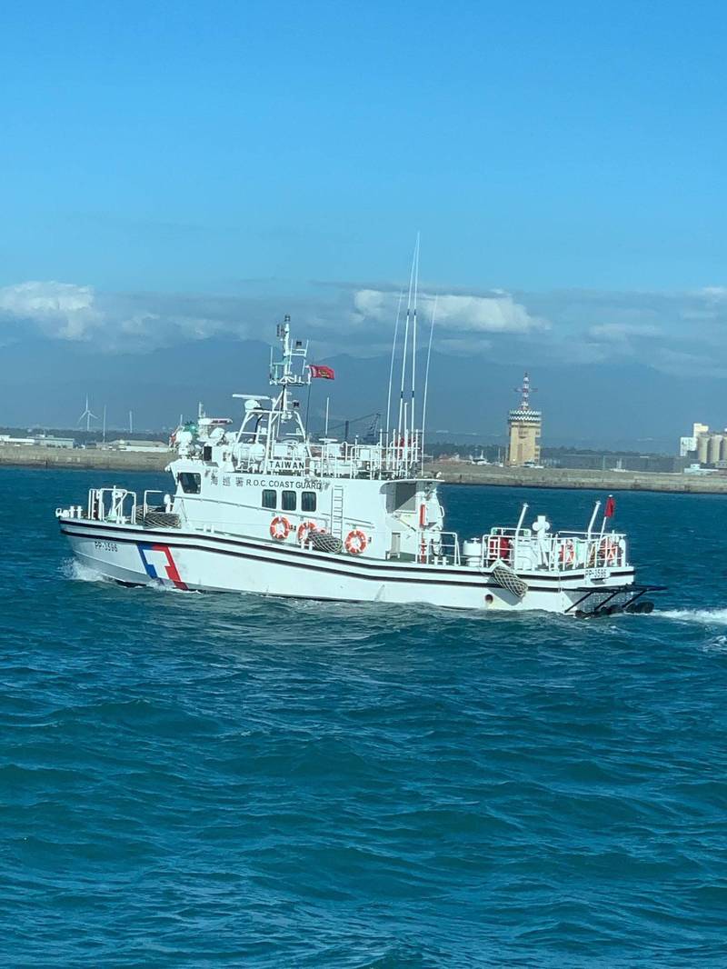 巡防艇3596艇抵達台中港。（台中海巡隊提供）