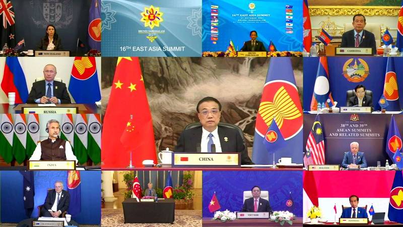中国国务院总理李克强（中）27日以视讯方式出席东南亚国协高峰会并且发言。（欧新社）(photo:LTN)