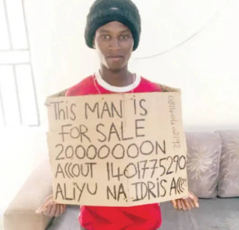 奈及利亚26岁的男子伊德里斯因为家中经济陷入困难，因此选择以2000万奈拉（约新台币135万元）的价格贩售自己。（图取自Twitter）(photo:LTN)