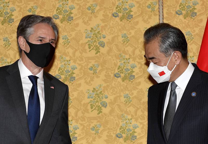美国国务卿布林肯（左）10月31日在罗马G20峰会与王毅（右）会面，表明美国反对中国加剧台海紧张的行动。（美联社）(photo:LTN)