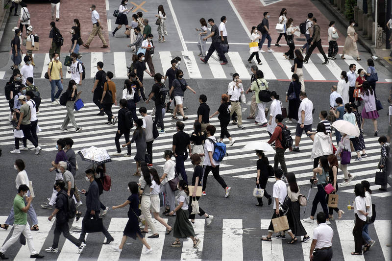 日本的武汉肺炎疫情逐渐趋缓，包含今日，东京已经连续17天确诊人数低于50人，昨日甚至不满10人确诊，但有专家透过AI分析，预测将有「第六波」疫情到达。（美联社）(photo:LTN)