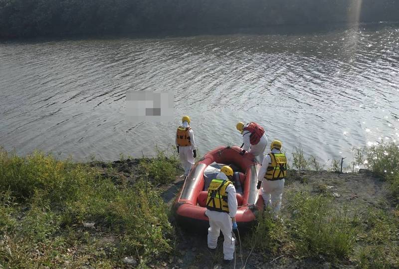 彰化縣埔鹽鄉東螺溪10月29日發現一具男性水流屍，死者為51歲家住北部的張姓男子。（民眾提供）