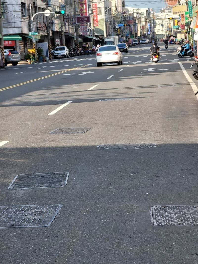 台南 這路 人孔蓋竟853個黃偉哲自嘲 會震出蝴蝶袖 生活 自由時報電子報