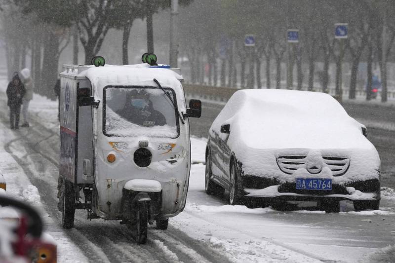 北京暴雪，多個航班受阻。（美聯）