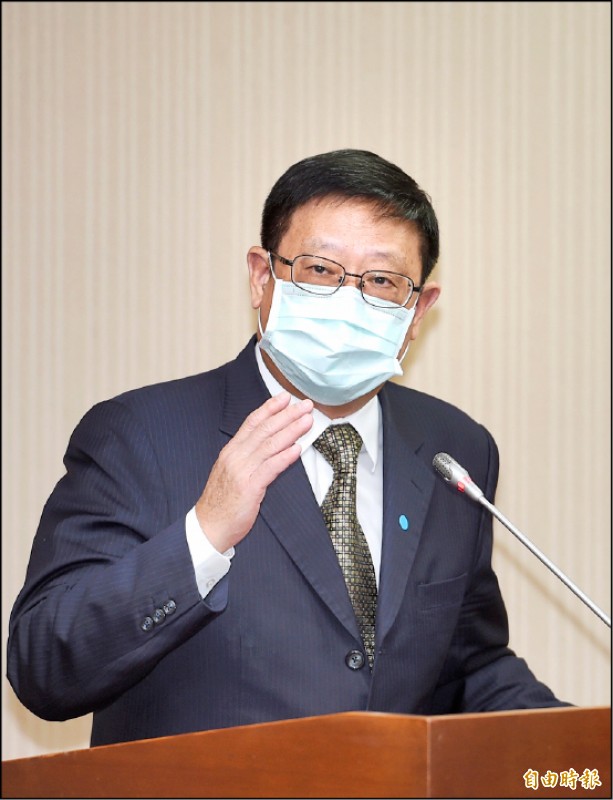 張子敬昨日赴立法院社環委員會備詢，CCPI評比一事受到藍綠立委關注。（記者方賓照攝）