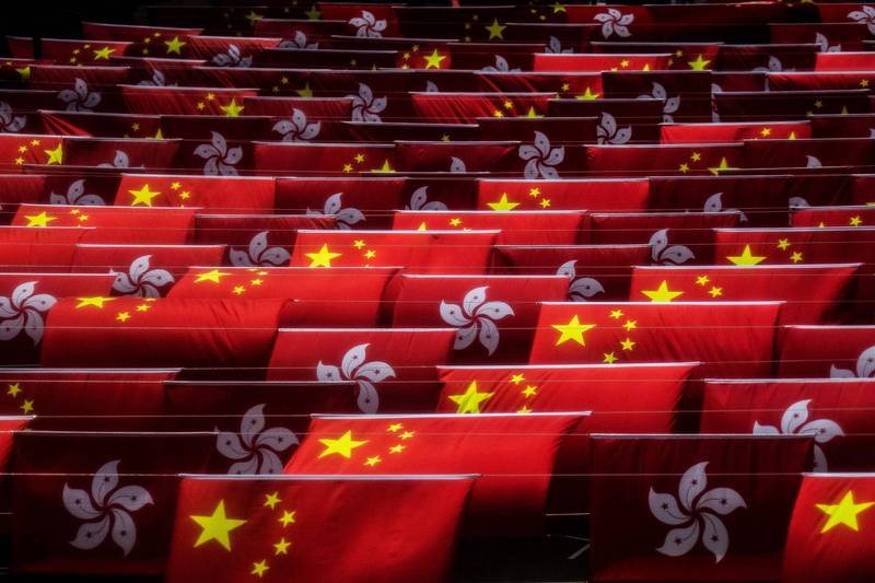 中國外交部發言人汪文斌指出，自香港國安法實施以來，包括美國在內的外國投資者已迎來更加安全穩定且可預期的營商環境，然而有外媒針對此說法進行揭謊，打臉汪文斌的主張。（法新社）