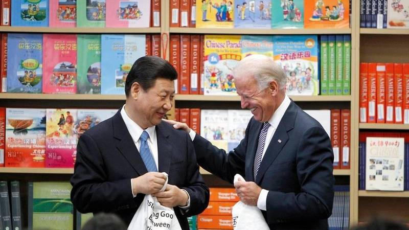 2012年，时任美国副总统的拜登，接待以中国国家副主席身份访美的习近平。（美联社资料照）(photo:LTN)