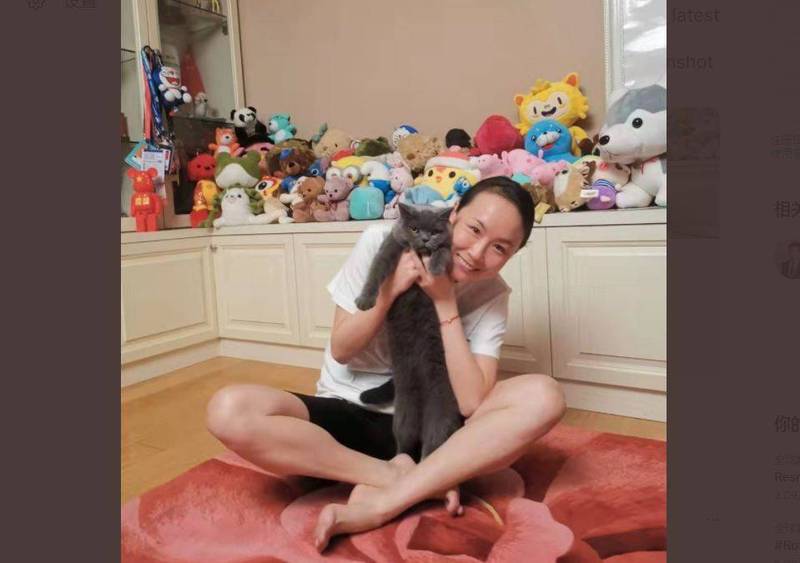 彭帅跟猫咪合照。（图翻摄自推特）(photo:LTN)