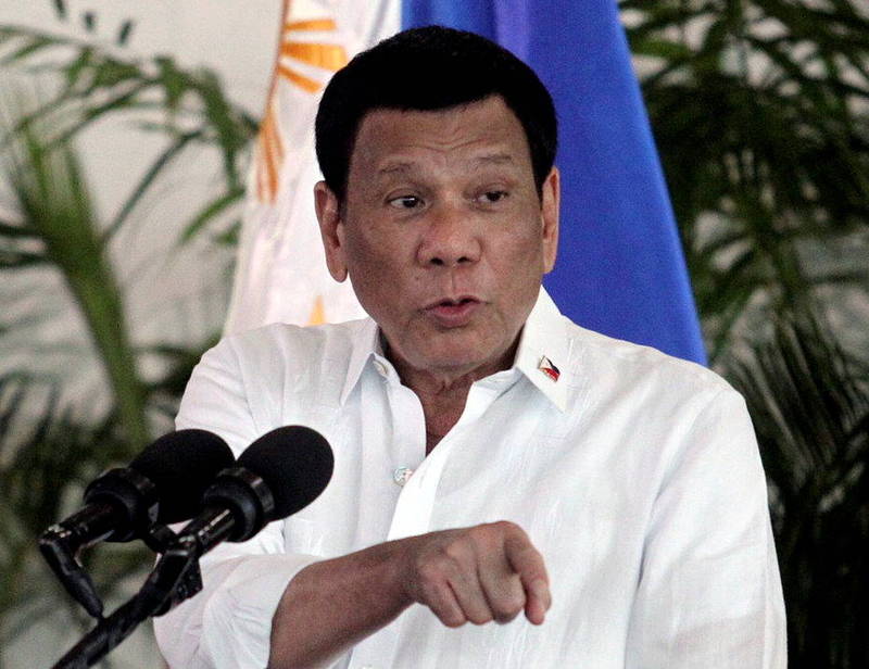 菲律賓總統杜特蒂譴責中國海警船於南海向菲律賓船隻發射水砲。（路透檔案照）