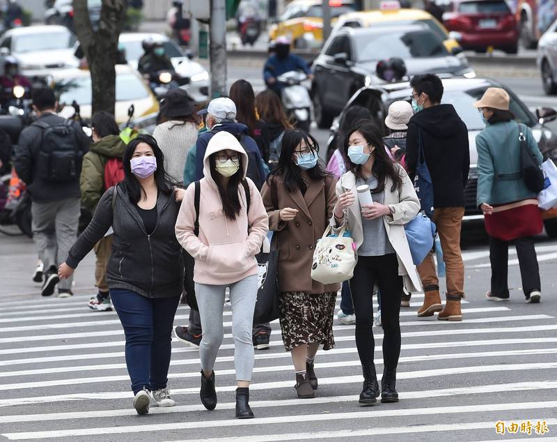 今日北台灣先濕後乾，今晚雨停後氣溫遽降、愈晚愈冷，最低溫將降至13度左右。（資料照）