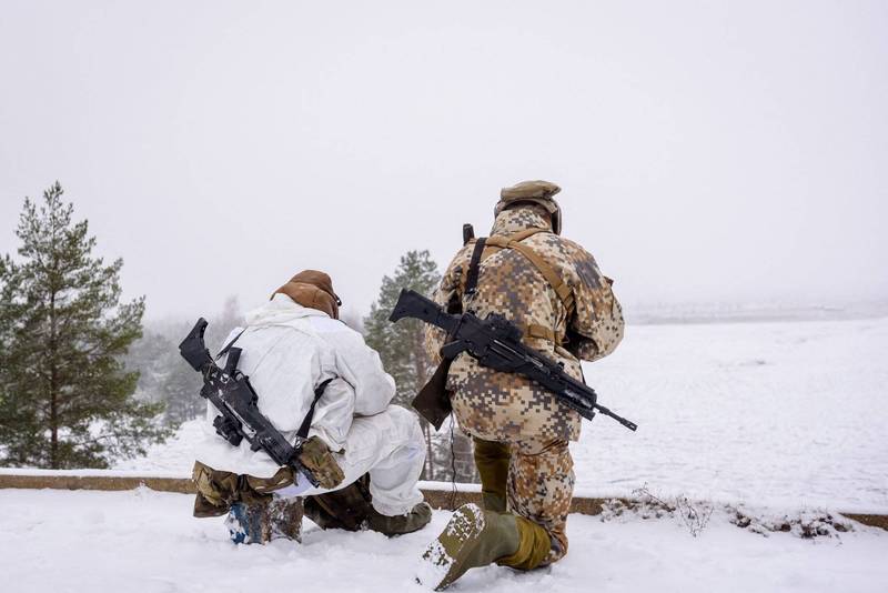 拉脫維亞國防部長表示，拉脫維亞需要美軍常駐，藉此震懾俄羅斯。圖為在拉脫維亞境內演習的北約士兵。（法新社）