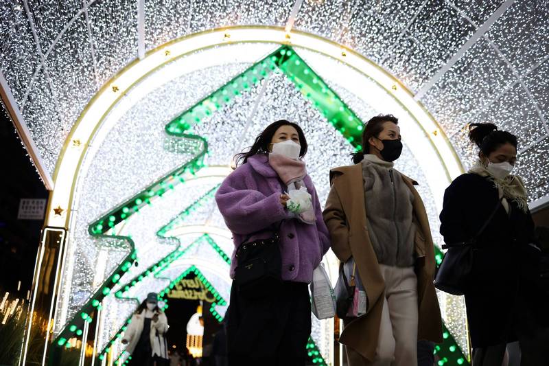 戴口罩的南韩民众1日走在首尔街头。（路透）(photo:LTN)