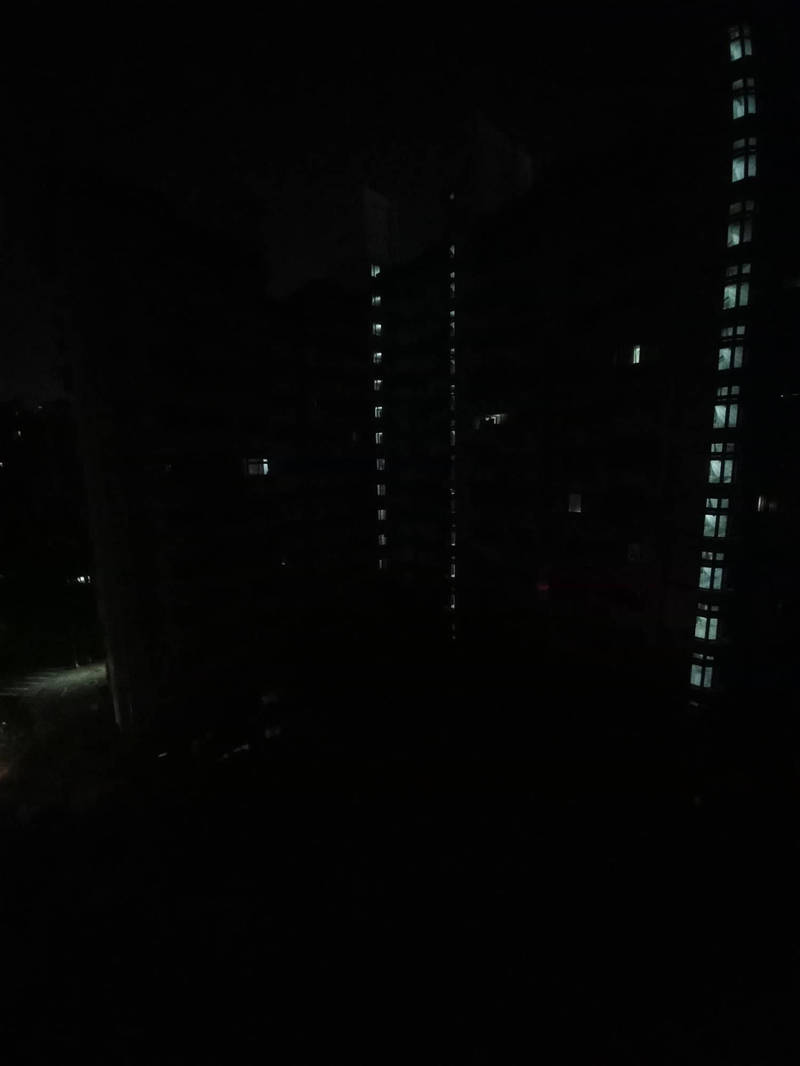 新北市林口區晚間無預警停電。（圖擷自臉書「林口大家庭」）