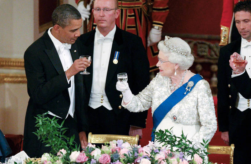 欧巴马2011年5月时访问英国，和夫人蜜雪儿同为白金汉宫国宴的贵宾。（美联社资料照）(photo:LTN)