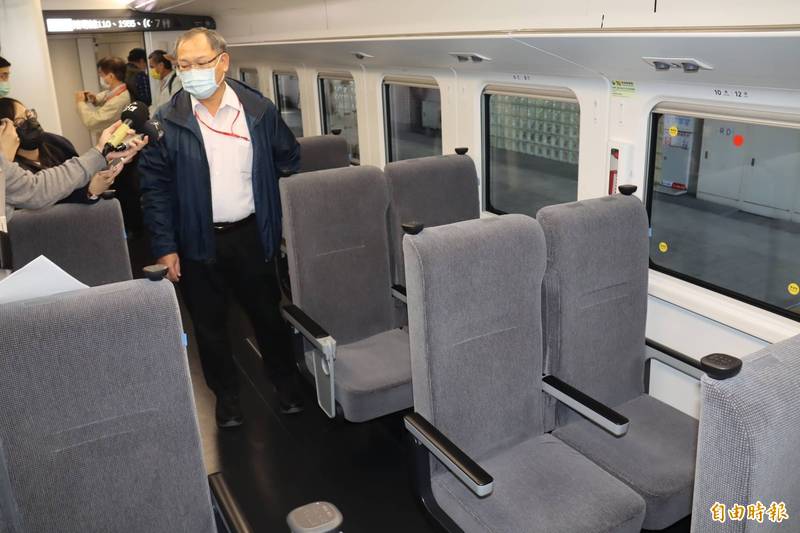 台鐵「新自強號」EMU3000車廂更為豪華舒適。（記者翁聿煌攝）
