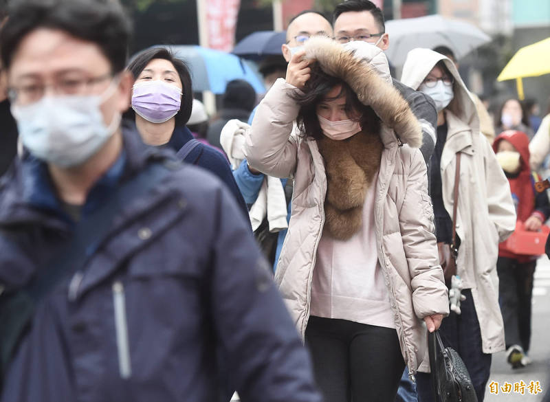 週六雖然稍微回暖，但各地清晨低溫均在16度以下，北東地區更只有11到13度，日夜溫差也大，民眾出外請注意穿著。（資料照）