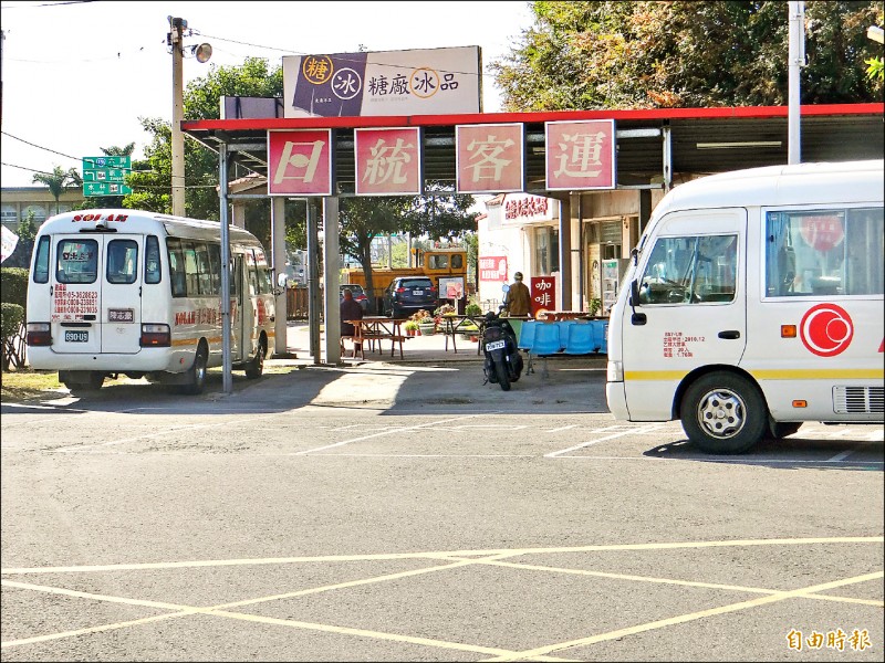 日統客運傳出明年二月四日後，現有四條國道客運路線將不再續營，昨天各搭乘站仍正常營業。（記者黃淑莉攝）