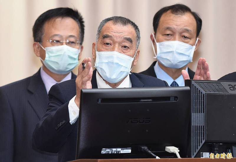立法院財政委員會6日審查「中央政府海空戰力提升計畫採購特別預算案(111年度至115年度)」,國防部長邱國正(前)出席報告並備詢。(記者廖振輝攝) 立法院財政委員會6日審查「中央政府海空戰力提升計畫採購特別預算案(111年度至115年度)」,國防部長邱國正(前)出席報告並備詢。(記者廖振輝攝)