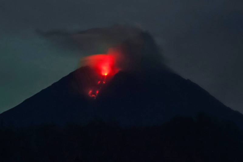 噴發還沒停! 印尼塞魯梅火山12/4至今已釀34死17失蹤 1 php7Fp81F