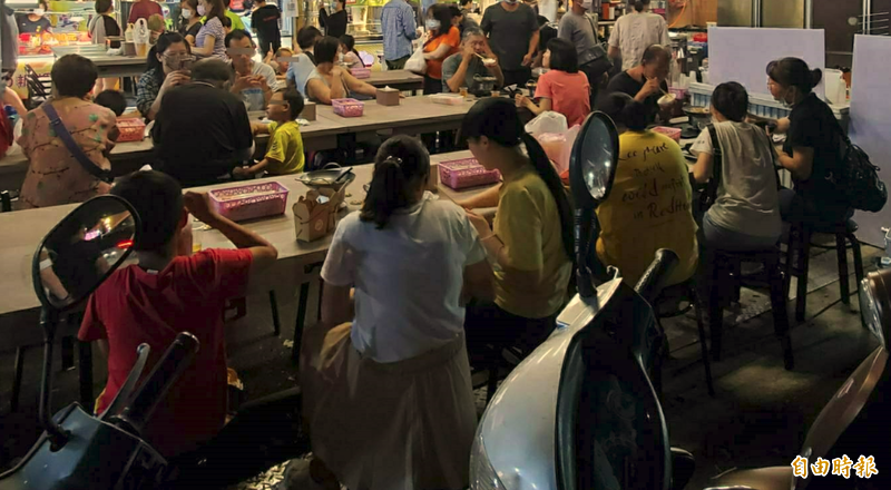 網友拋問大家心目中「全台最糟糕的夜市」為何，意外引起鄉民討論台灣夜市走下坡的現象與原因。示意圖，與本文無關。（資料照）